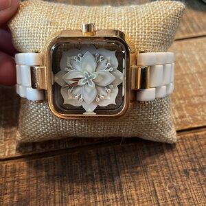 ZERONE Crossover SASU “untitled” white and gold analog watch!!! New Battery